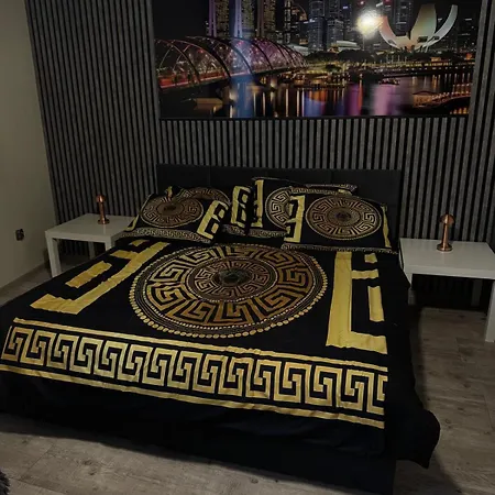 Apartamento Apartament- Mieszkanie Blisko Centrum *