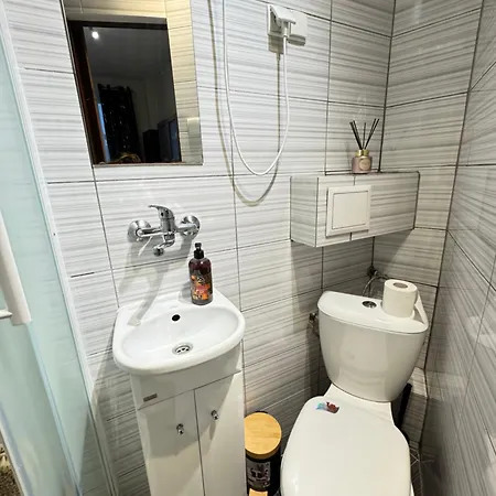 شقة Apartament- Mieszkanie Blisko Centrum غنيزنو