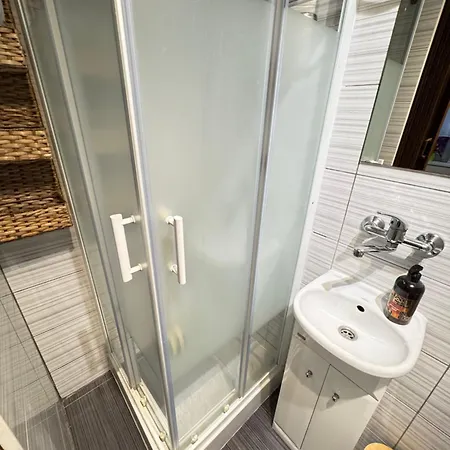 Apartament Apartament- Mieszkanie Blisko Centrum *